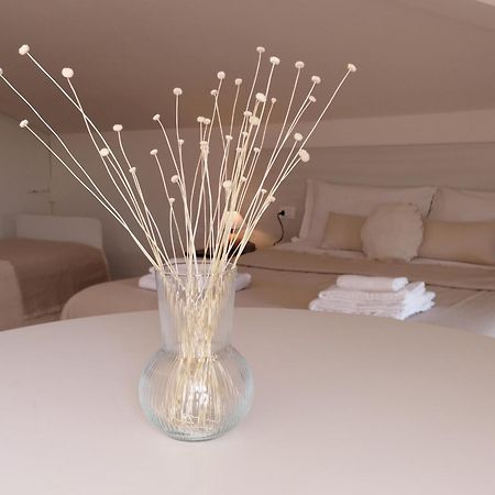 Bed Da Anna Hotel Пескиера дел Гарда Стая снимка