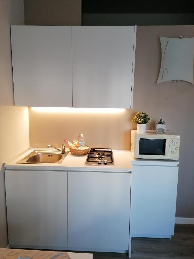 Bed Da Anna Hotel Пескиера дел Гарда Стая снимка